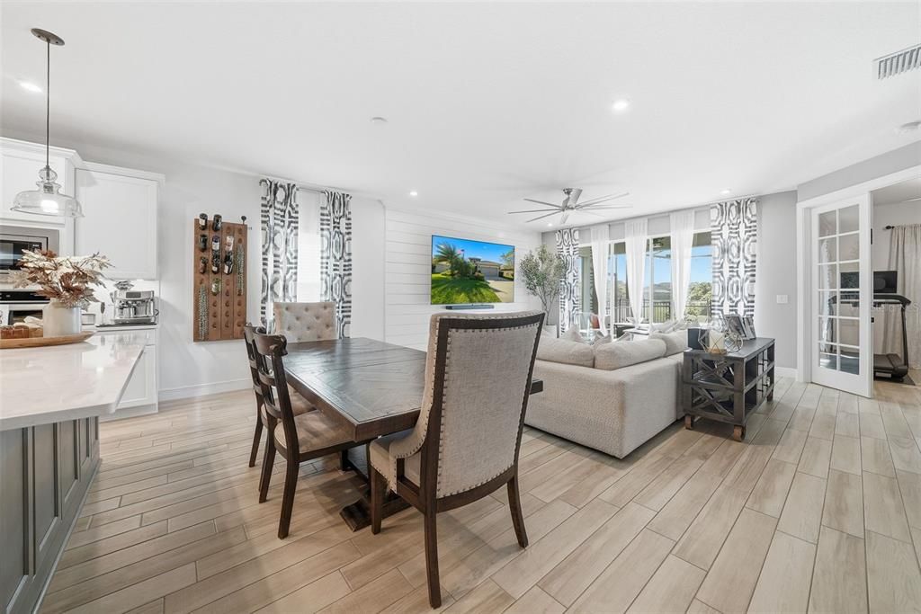 На продажу: $584,900 (4 спален, 3 ванн, 2488 Квадратных фут)