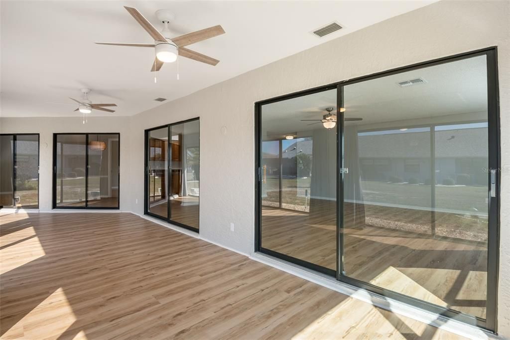 合同活跃: $249,900 (2 贝兹, 2 浴室, 1857 平方英尺)