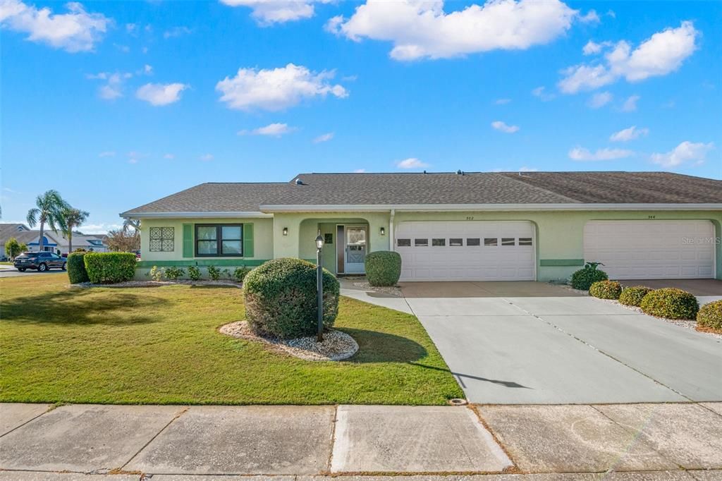 合同活跃: $249,900 (2 贝兹, 2 浴室, 1857 平方英尺)