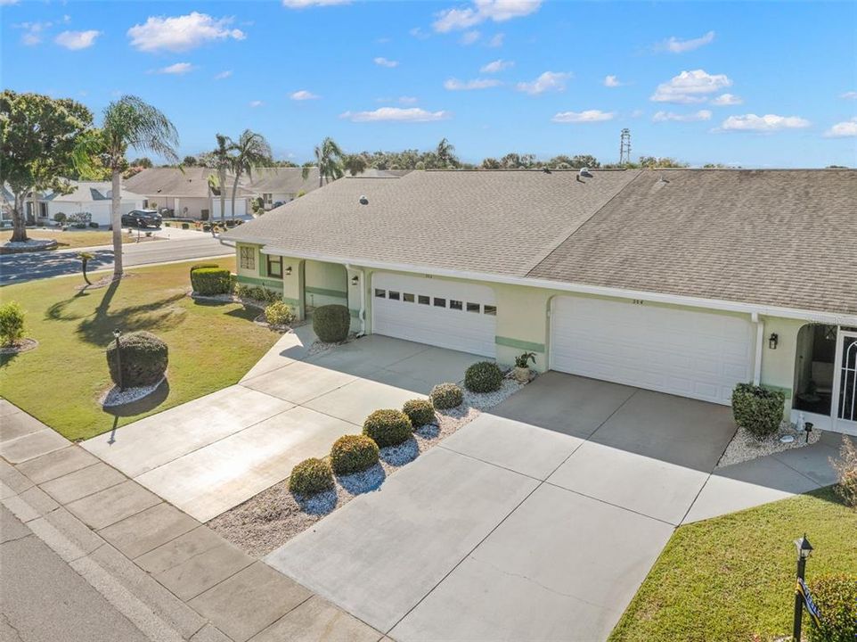 合同活跃: $249,900 (2 贝兹, 2 浴室, 1857 平方英尺)