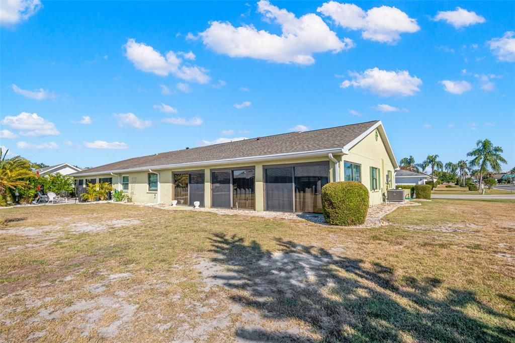 合同活跃: $249,900 (2 贝兹, 2 浴室, 1857 平方英尺)