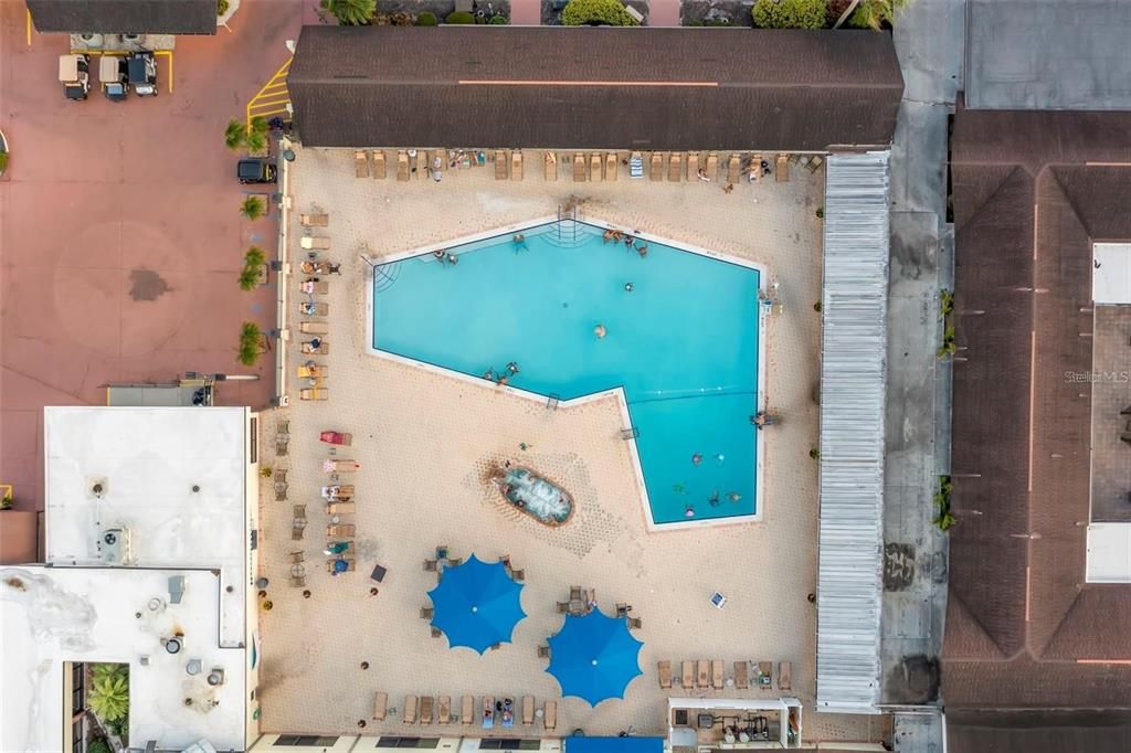 合同活跃: $249,900 (2 贝兹, 2 浴室, 1857 平方英尺)