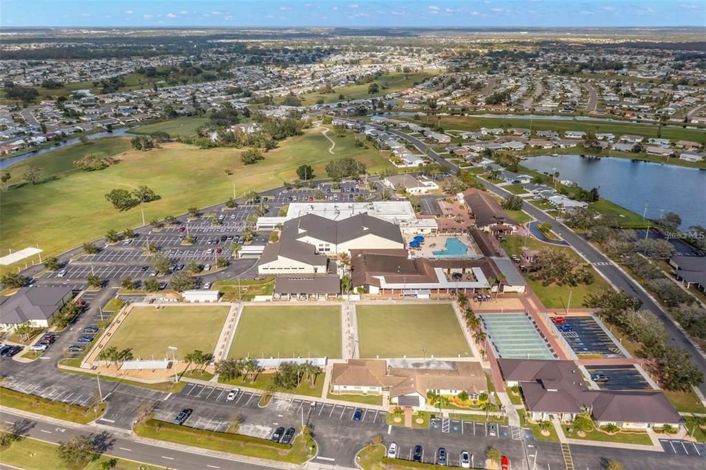 合同活跃: $249,900 (2 贝兹, 2 浴室, 1857 平方英尺)