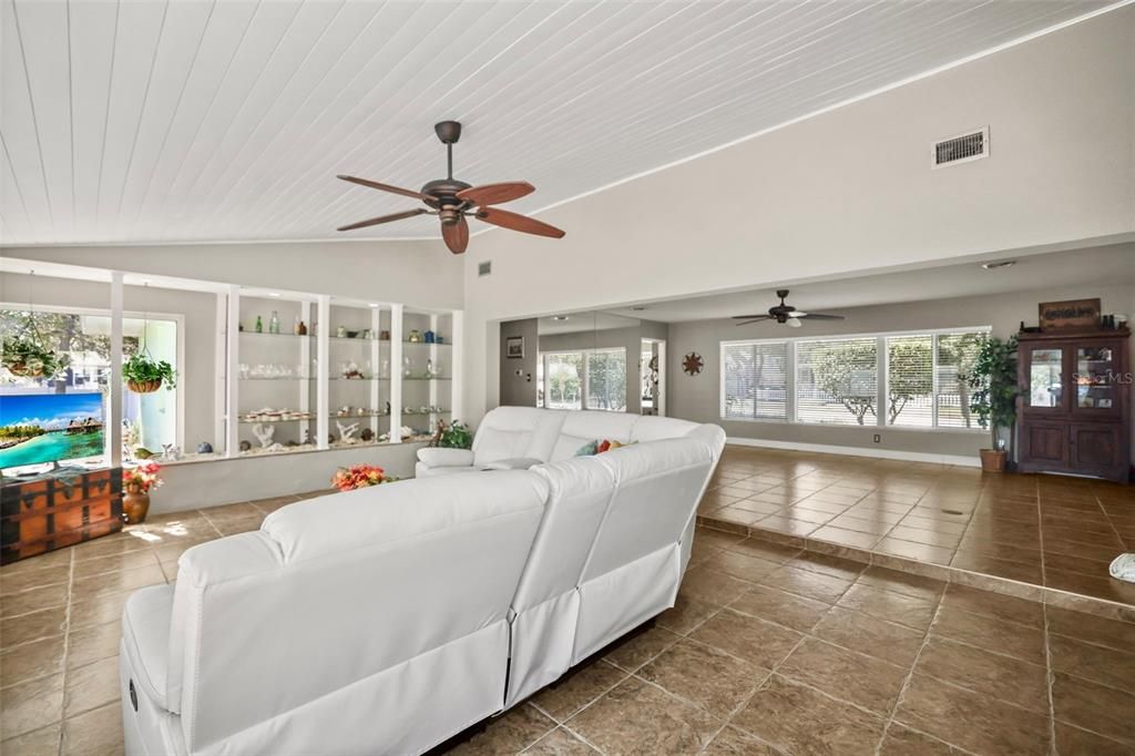 For Sale: $1,499,999 (2 beds, 2 baths, 2119 Square Feet)