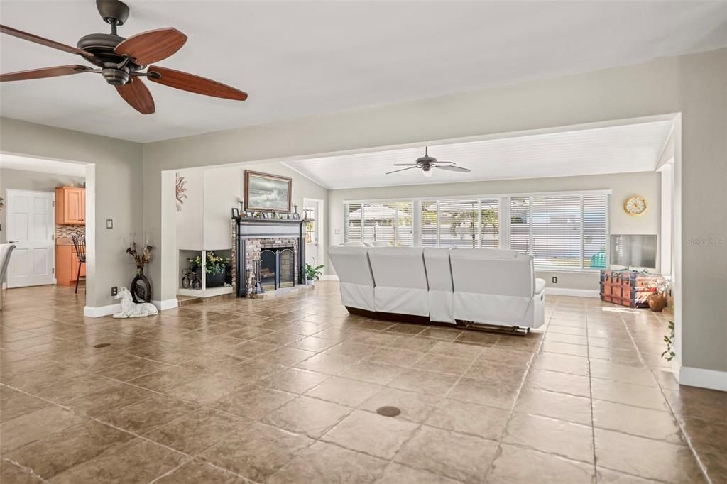 For Sale: $1,499,999 (2 beds, 2 baths, 2119 Square Feet)