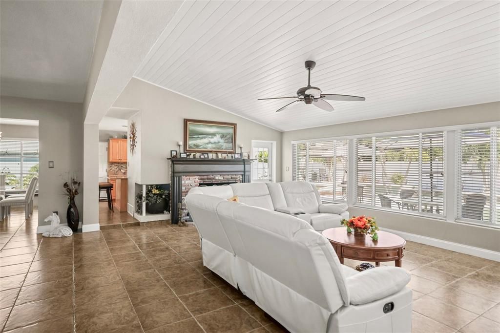 For Sale: $1,499,999 (2 beds, 2 baths, 2119 Square Feet)