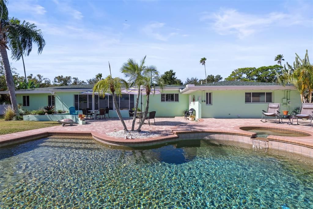 For Sale: $1,499,999 (2 beds, 2 baths, 2119 Square Feet)