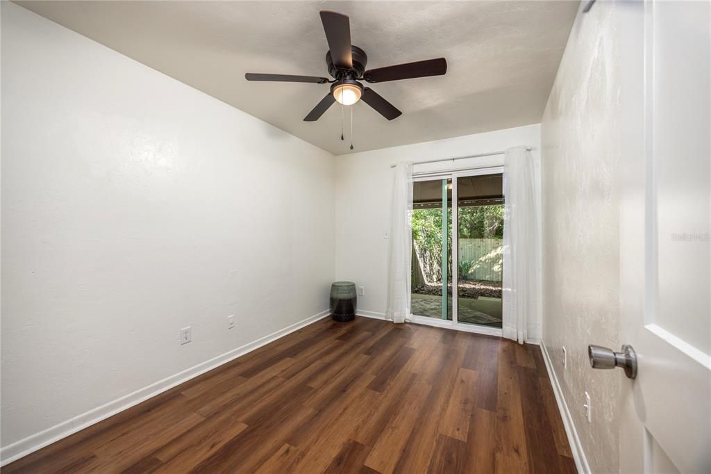 For Sale: $139,950 (2 beds, 1 baths, 788 Square Feet)