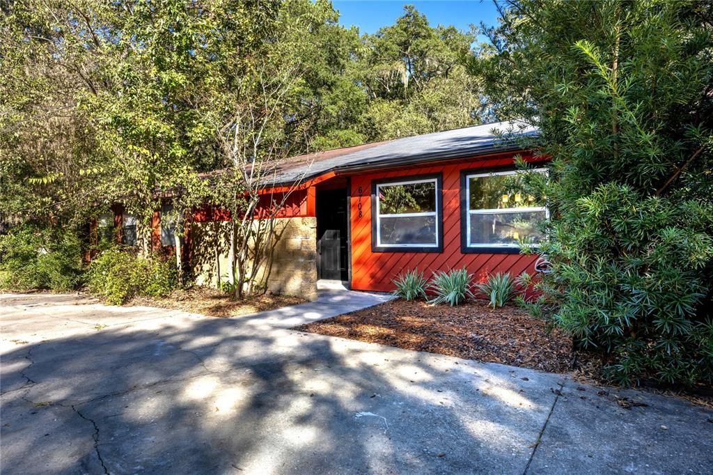 For Sale: $139,950 (2 beds, 1 baths, 788 Square Feet)