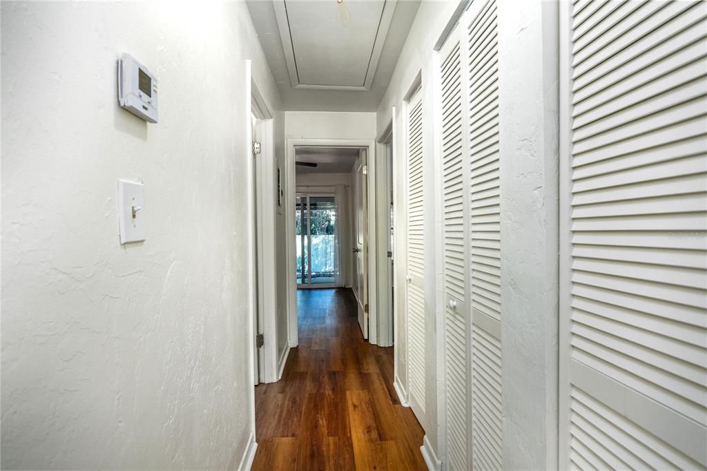 For Sale: $139,950 (2 beds, 1 baths, 788 Square Feet)