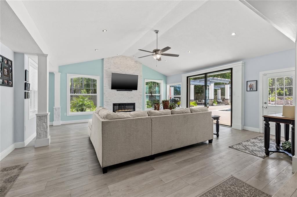 En Venta: $1,380,000 (6 camas, 5 baños, 4765 Pies cuadrados)