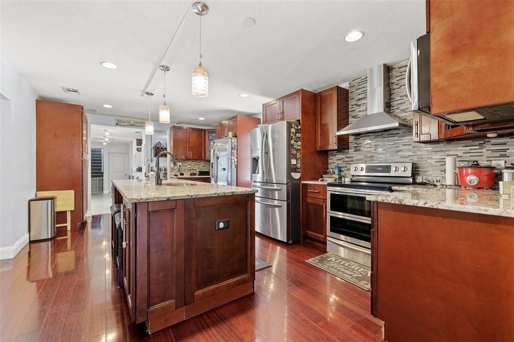 En Venta: $1,380,000 (6 camas, 5 baños, 4765 Pies cuadrados)