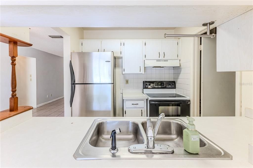 For Sale: $199,000 (2 beds, 1 baths, 1096 Square Feet)