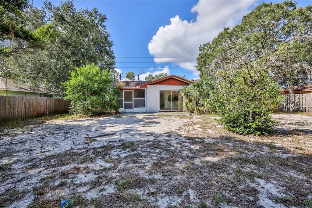 For Sale: $199,000 (2 beds, 1 baths, 1096 Square Feet)