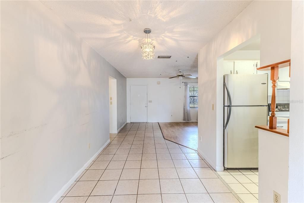 For Sale: $199,000 (2 beds, 1 baths, 1096 Square Feet)