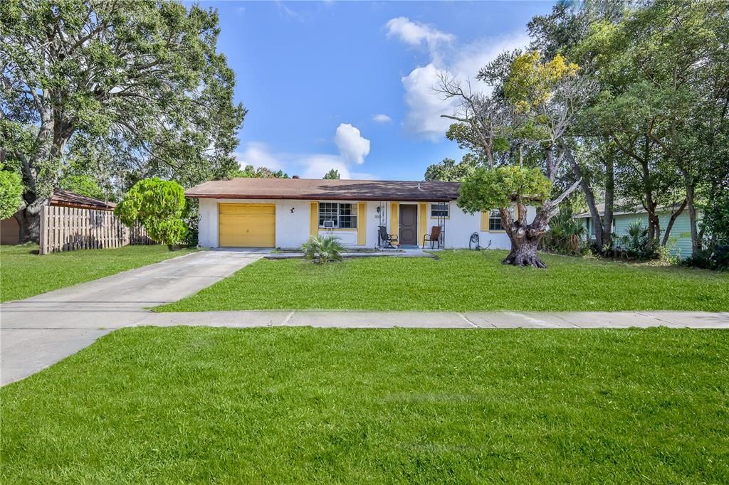 For Sale: $199,000 (2 beds, 1 baths, 1096 Square Feet)