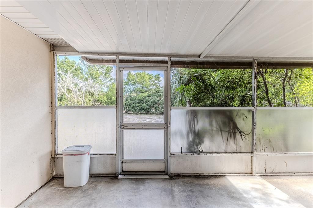 For Sale: $199,000 (2 beds, 1 baths, 1096 Square Feet)