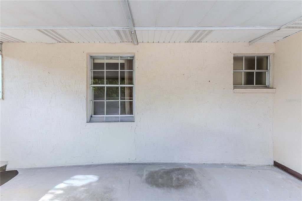 For Sale: $199,000 (2 beds, 1 baths, 1096 Square Feet)