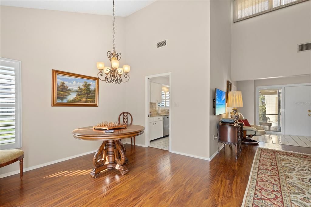 For Sale: $280,000 (2 beds, 2 baths, 1573 Square Feet)