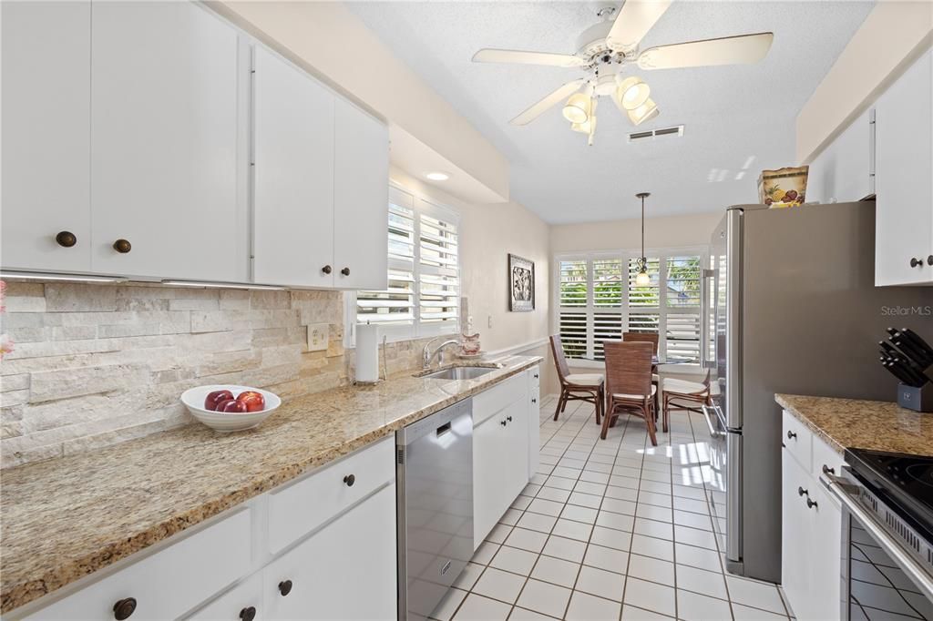 For Sale: $280,000 (2 beds, 2 baths, 1573 Square Feet)