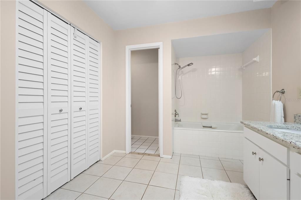 For Sale: $280,000 (2 beds, 2 baths, 1573 Square Feet)