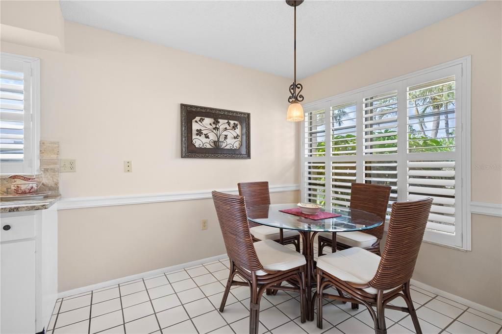 For Sale: $280,000 (2 beds, 2 baths, 1573 Square Feet)