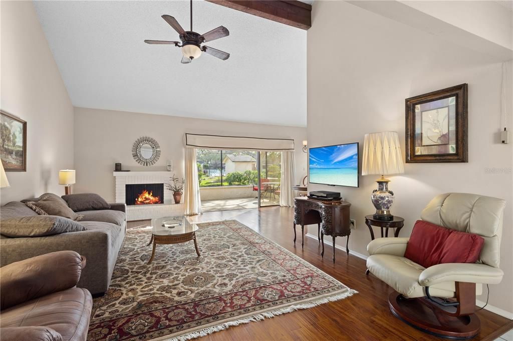 For Sale: $280,000 (2 beds, 2 baths, 1573 Square Feet)