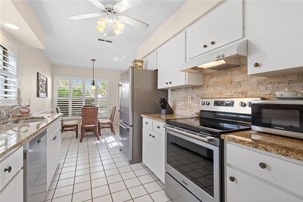 For Sale: $280,000 (2 beds, 2 baths, 1573 Square Feet)