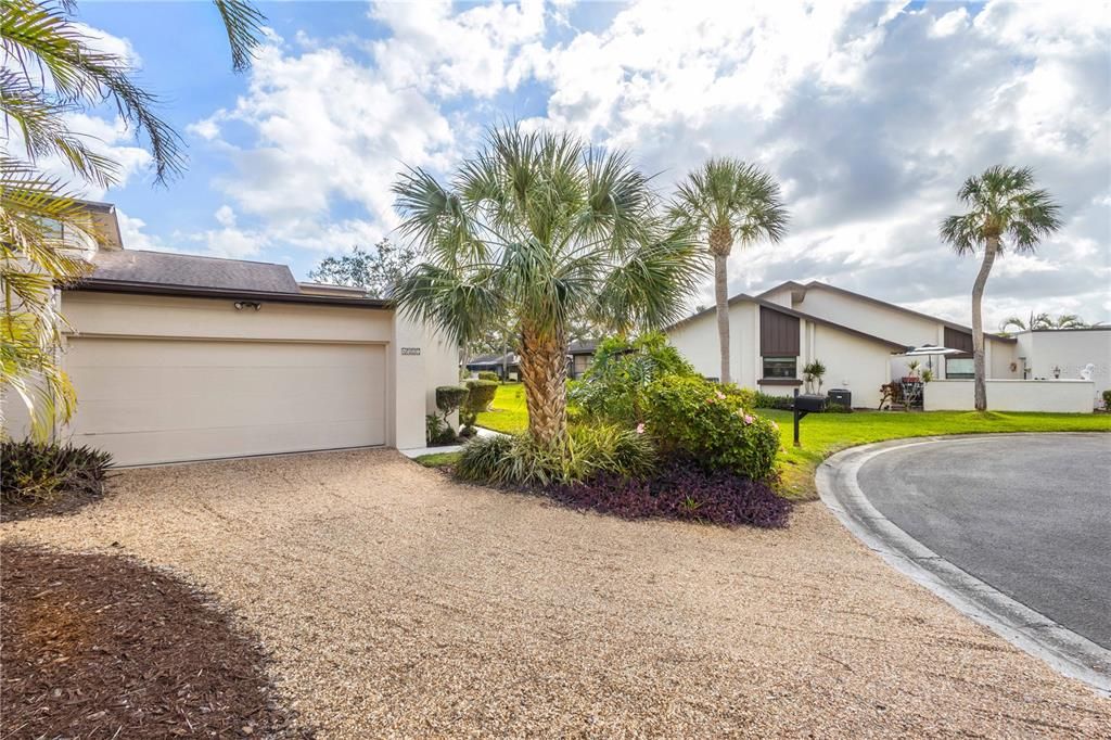 For Sale: $280,000 (2 beds, 2 baths, 1573 Square Feet)