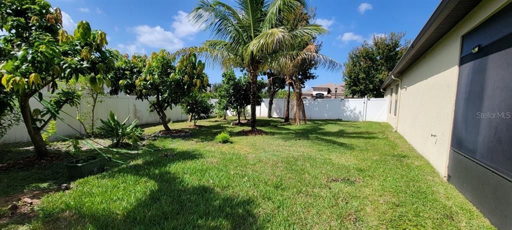 Active With Contract: $2,600 (3 beds, 2 baths, 2218 Square Feet)