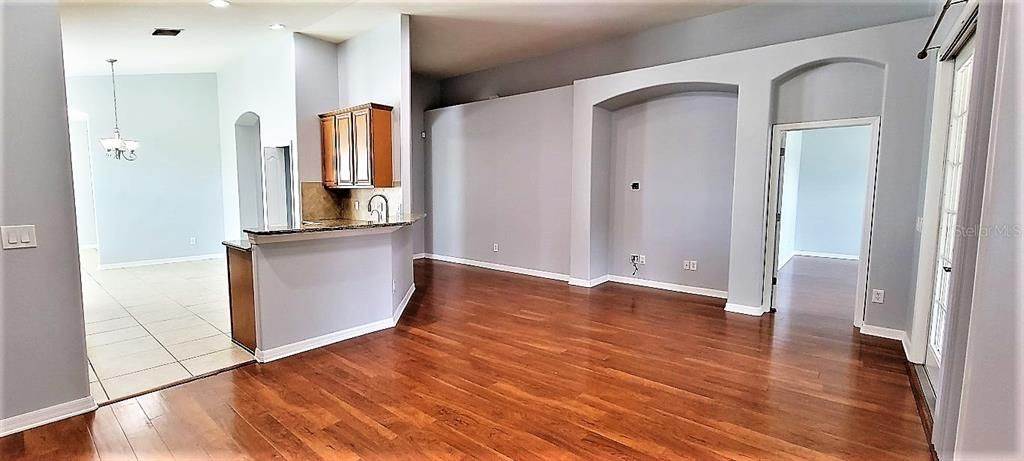 Active With Contract: $2,600 (3 beds, 2 baths, 2218 Square Feet)