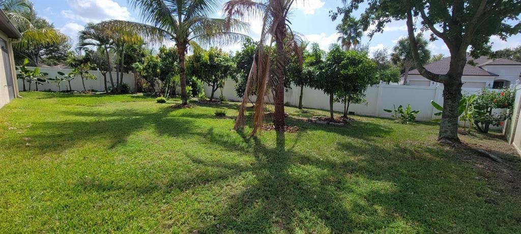 Active With Contract: $2,600 (3 beds, 2 baths, 2218 Square Feet)