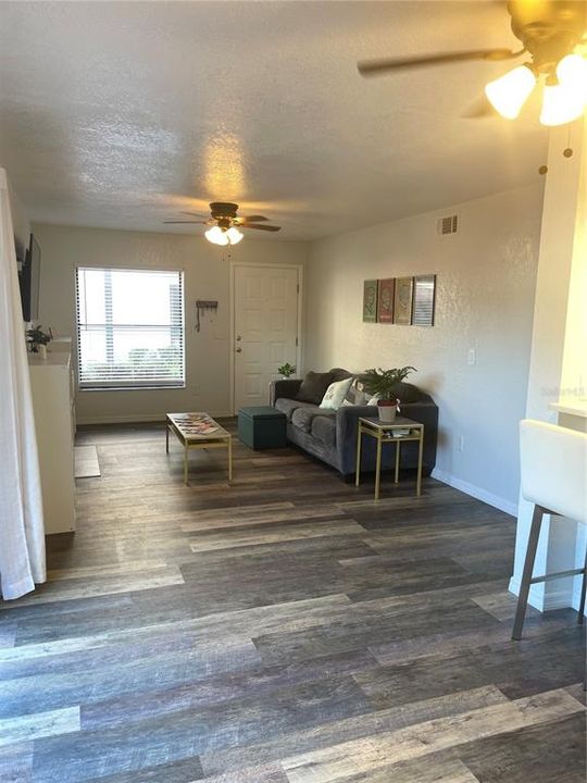 En Venta: $184,900 (2 camas, 2 baños, 912 Pies cuadrados)