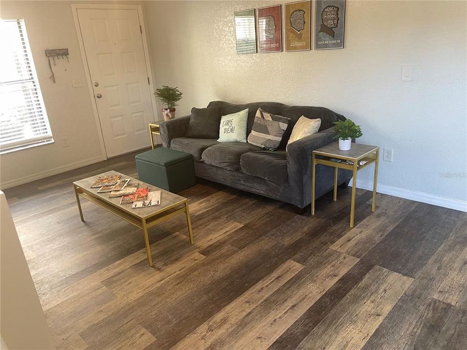 En Venta: $184,900 (2 camas, 2 baños, 912 Pies cuadrados)