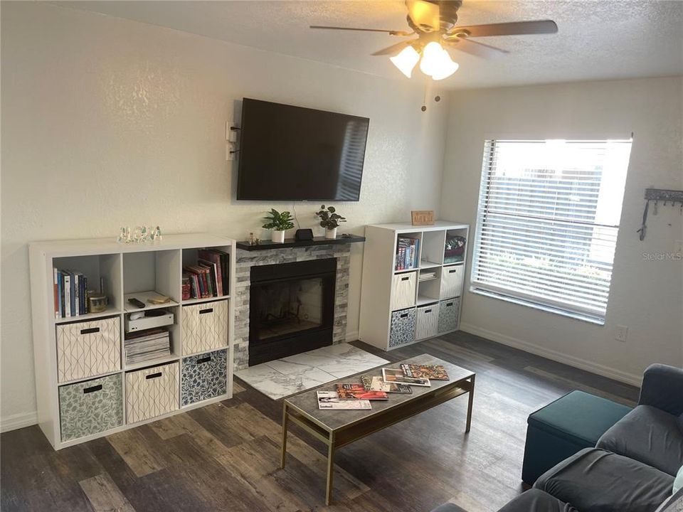 En Venta: $184,900 (2 camas, 2 baños, 912 Pies cuadrados)