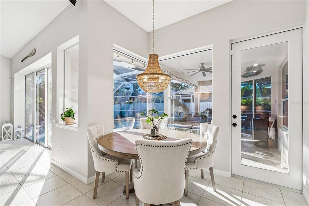 На продажу: $699,900 (5 спален, 4 ванн, 3024 Квадратных фут)