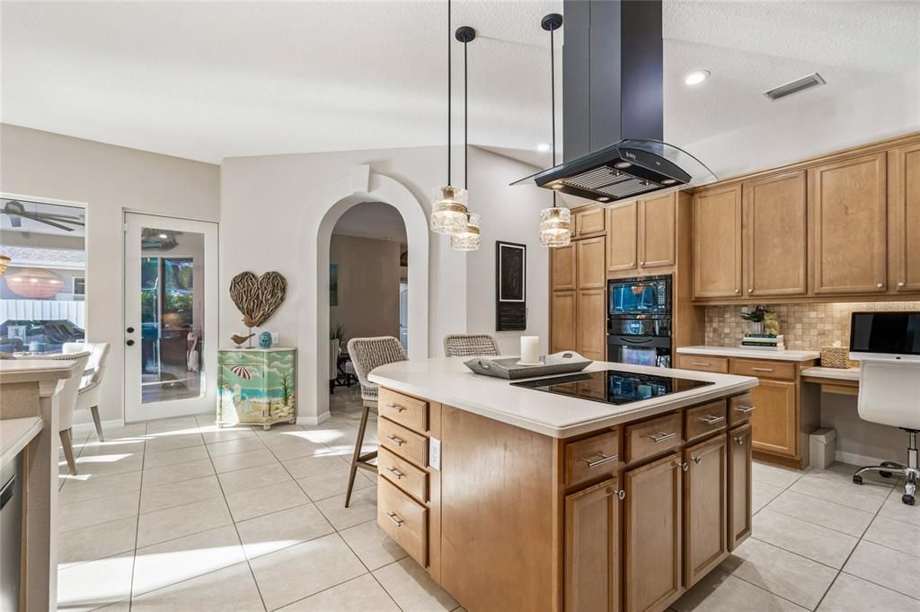 На продажу: $699,900 (5 спален, 4 ванн, 3024 Квадратных фут)