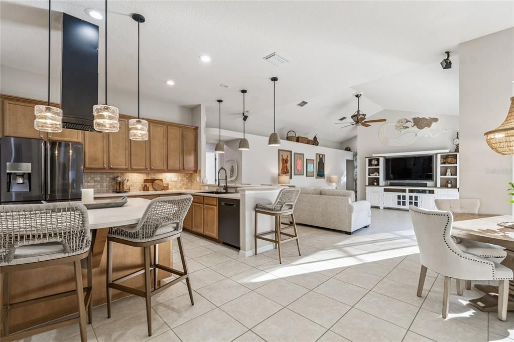 На продажу: $699,900 (5 спален, 4 ванн, 3024 Квадратных фут)