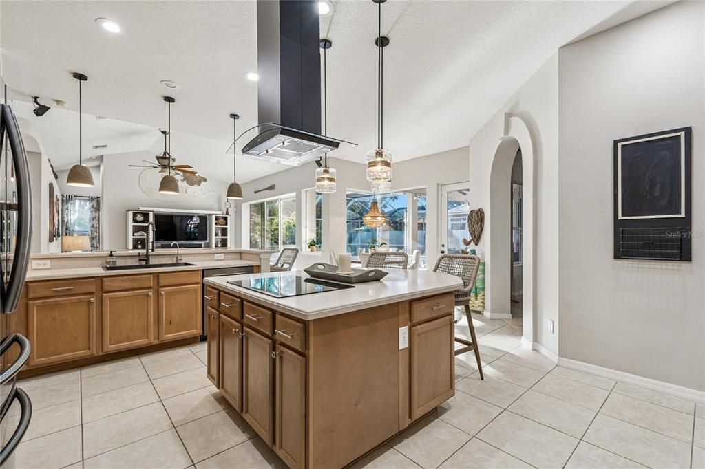 На продажу: $699,900 (5 спален, 4 ванн, 3024 Квадратных фут)