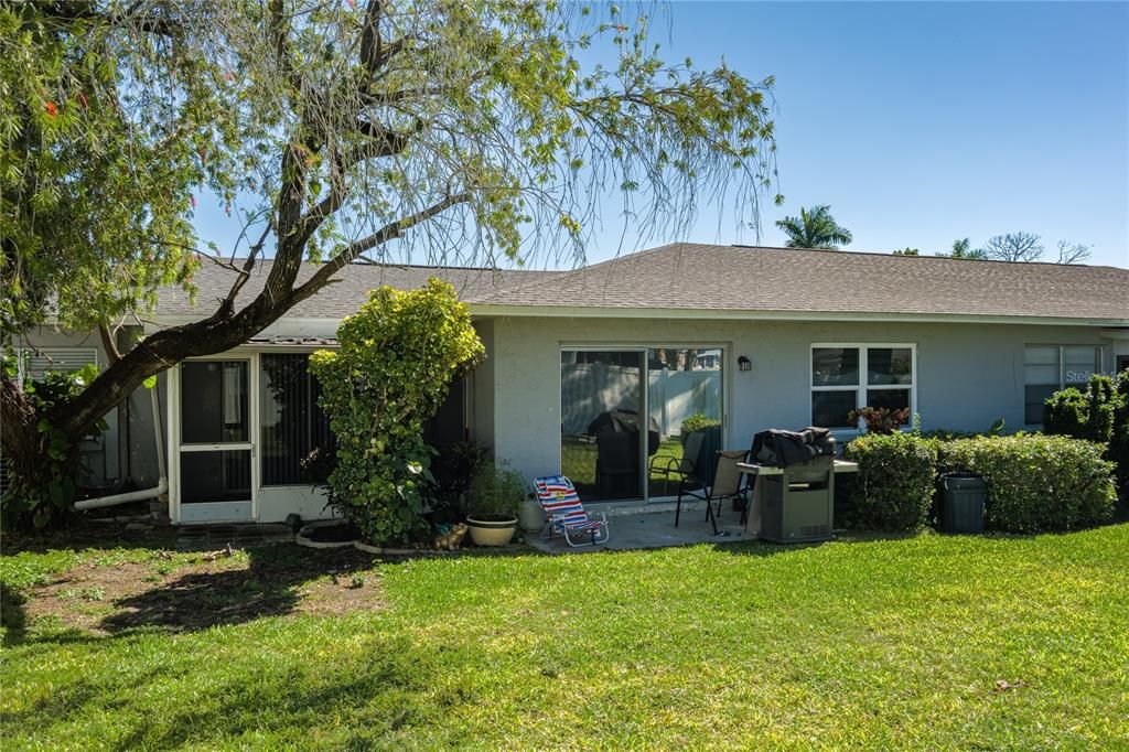 For Rent: $1,800 (2 beds, 1 baths, 759 Square Feet)