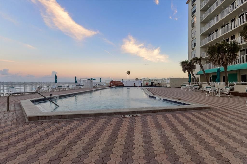 На продажу: $90,000 (0 спален, 1 ванн, 289 Квадратных фут)