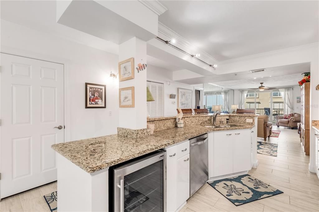 For Sale: $649,900 (3 beds, 3 baths, 2329 Square Feet)