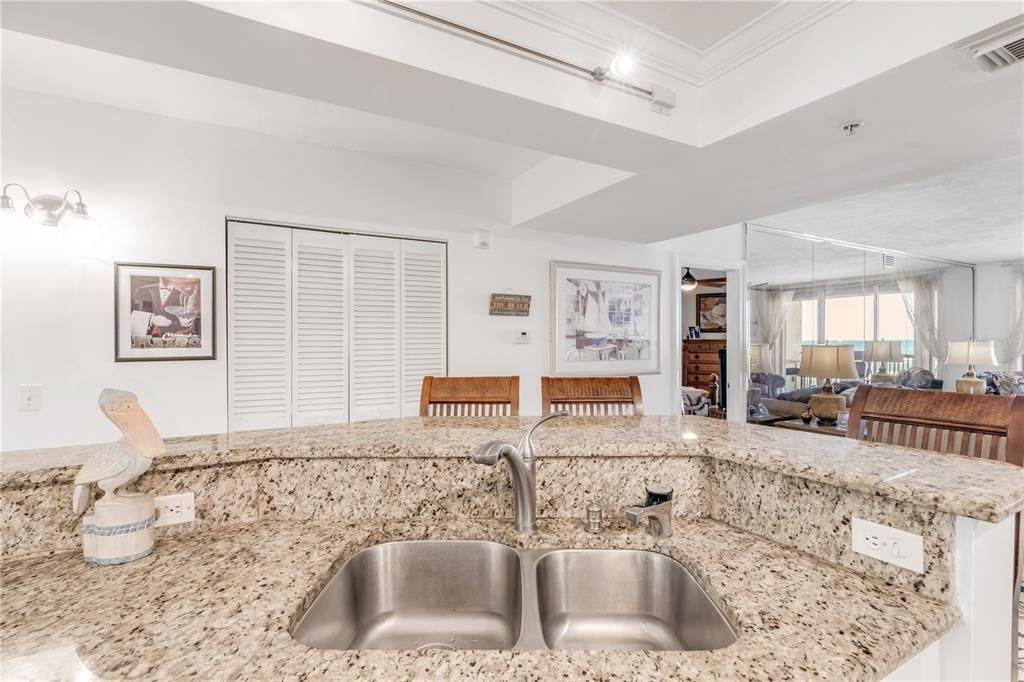 For Sale: $649,900 (3 beds, 3 baths, 2329 Square Feet)