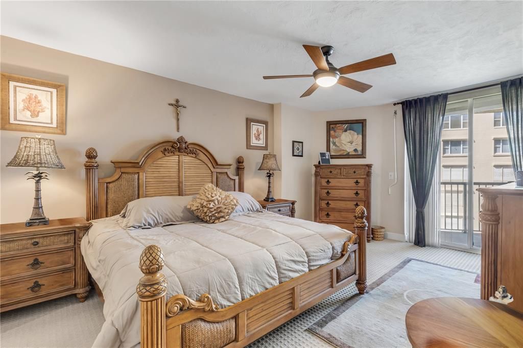 For Sale: $649,900 (3 beds, 3 baths, 2329 Square Feet)