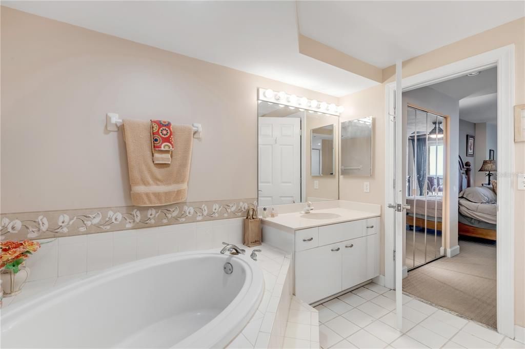 For Sale: $649,900 (3 beds, 3 baths, 2329 Square Feet)