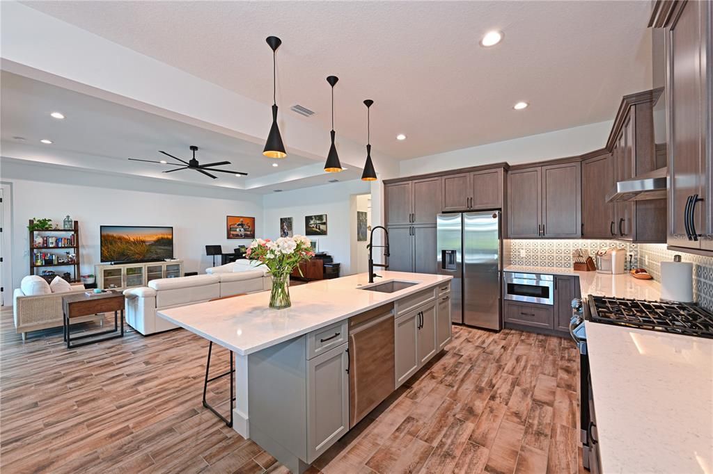 待售: $950,000 (3 贝兹, 2 浴室, 2271 平方英尺)