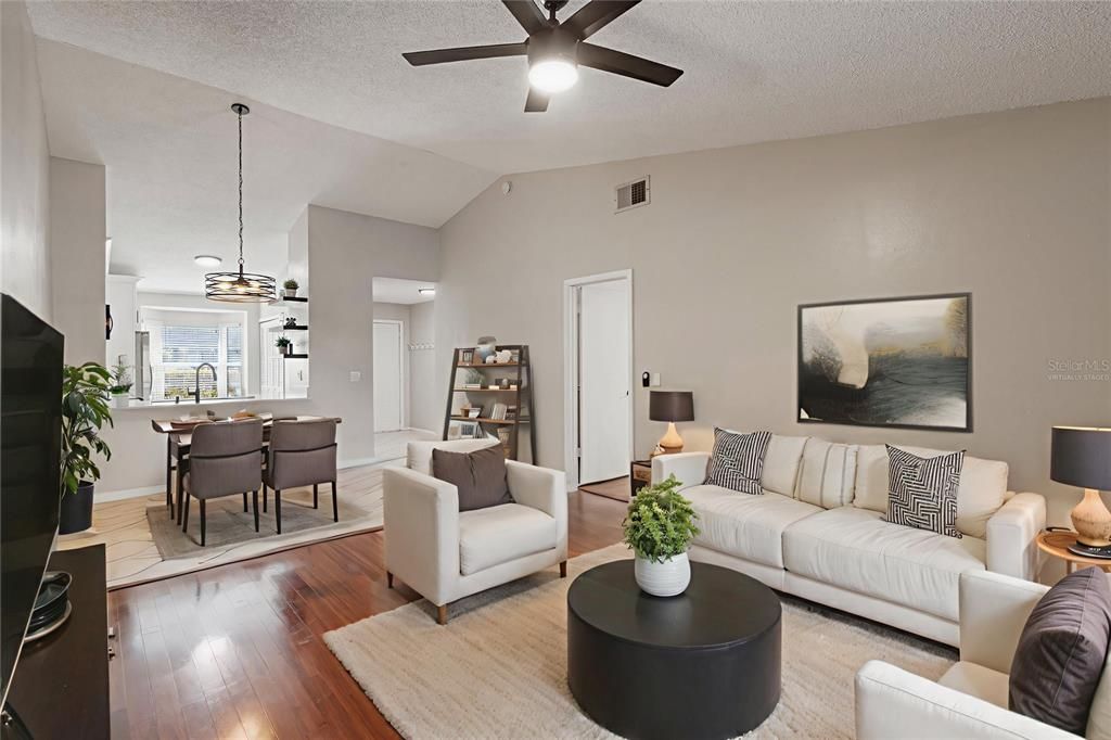 En Venta: $275,000 (3 camas, 2 baños, 1126 Pies cuadrados)