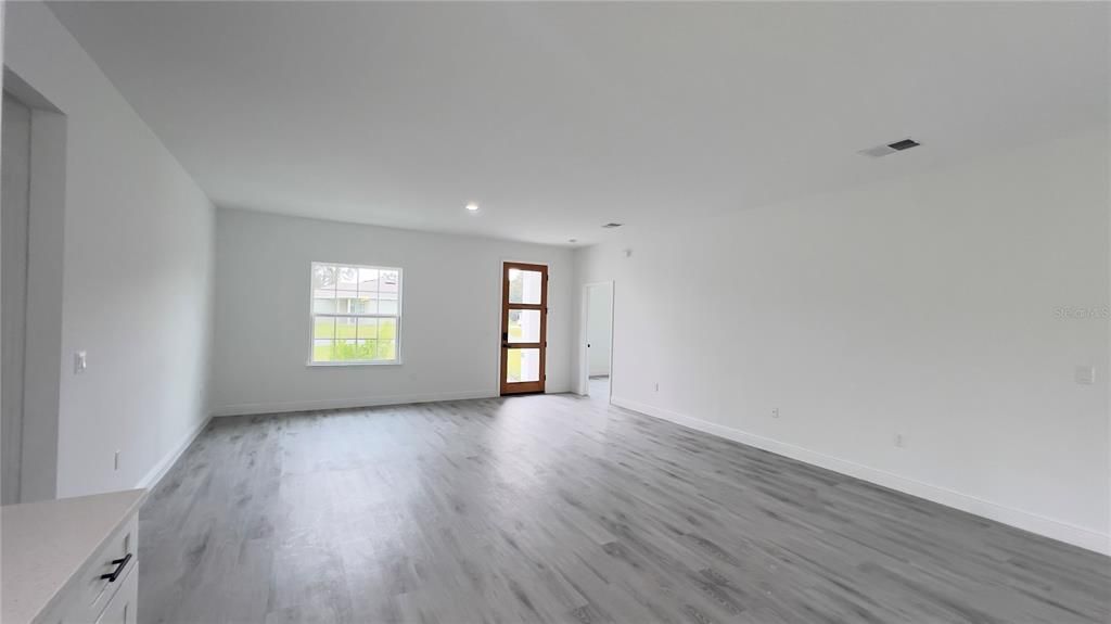 Active With Contract: $320,000 (4 beds, 2 baths, 1774 Square Feet)