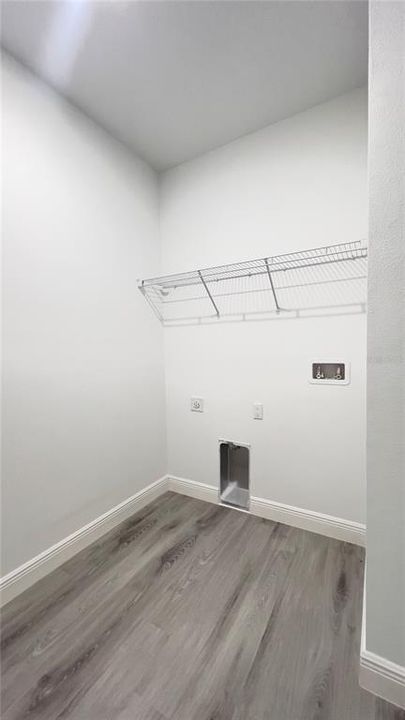 Active With Contract: $320,000 (4 beds, 2 baths, 1774 Square Feet)