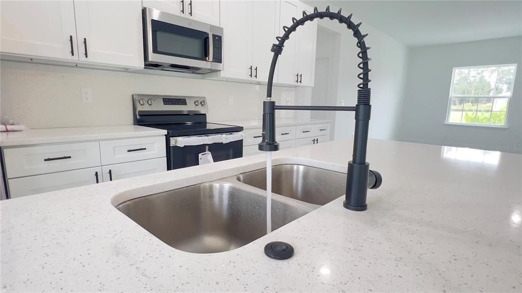 Active With Contract: $320,000 (4 beds, 2 baths, 1774 Square Feet)